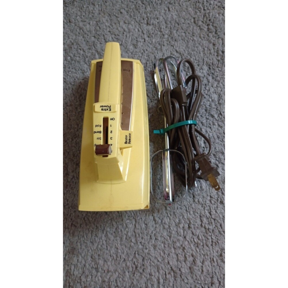 VTG Mustard Colored JC Penny 5-speed Mixer - Model 5195 Retro Farmhouse